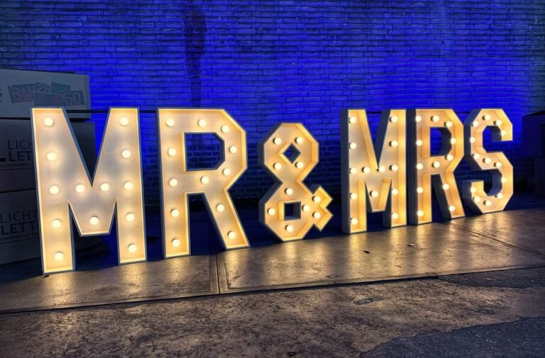 Lichtletters en Bloemletters Huren bedrijf 8